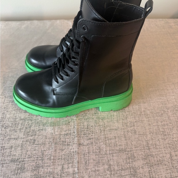 Black Boots with Green Soles - Picture 3 of 9